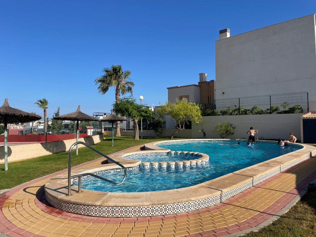 Villa De Lujo Con Piscina Оріуела Екстер'єр фото